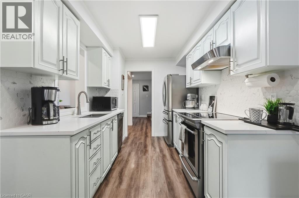 11 Wakefield Lane, Waterdown, ON