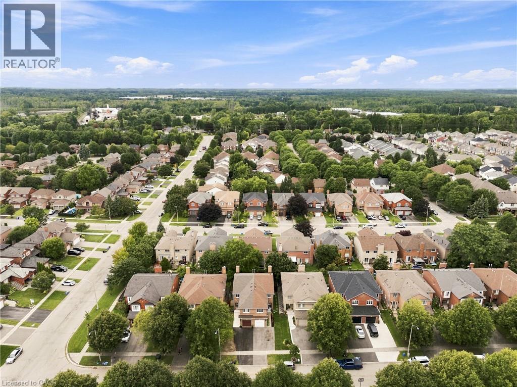 11 Wakefield Lane, Waterdown, ON