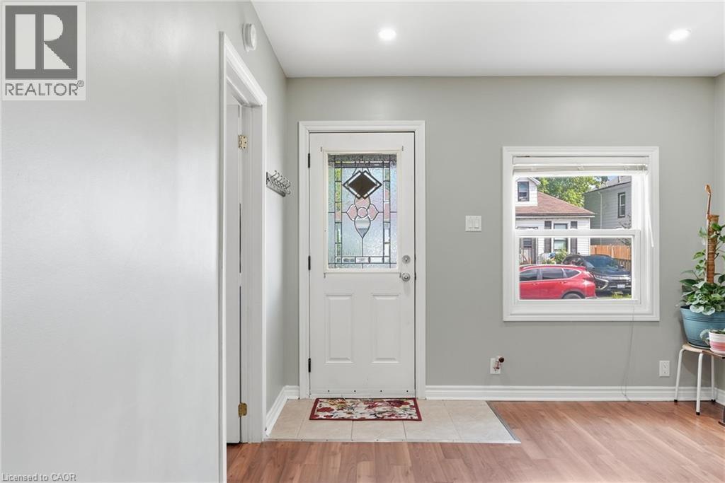 127 Park Row N, Hamilton, ON