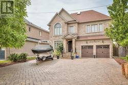 26 LITTLE NATALIE COURT Vaughan, ON L6A 0J1
