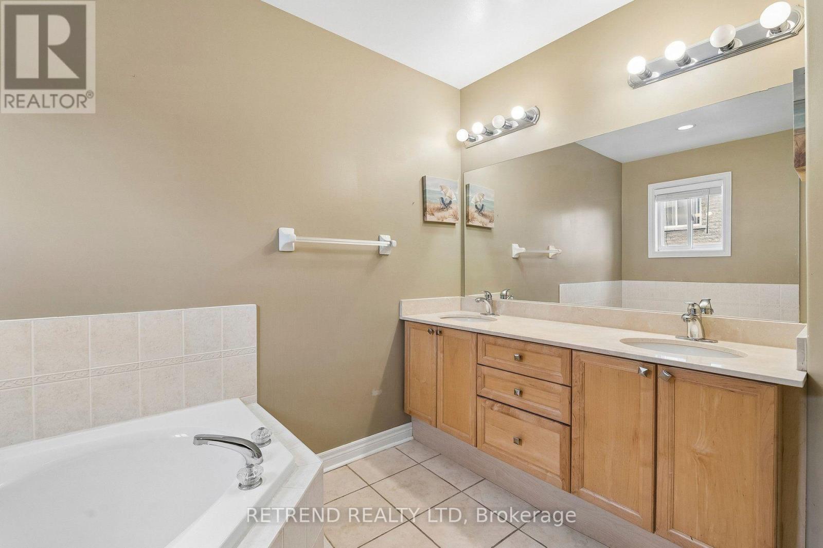 36 Sandringham Drive, Barrie, ON