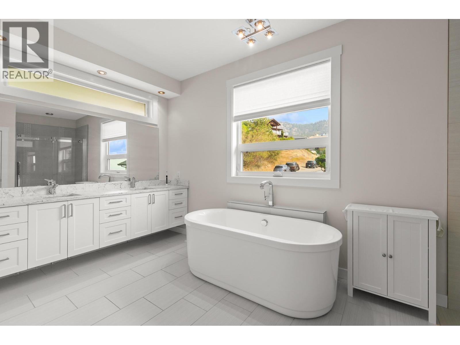 1534 Gregory Road, West Kelowna, BC