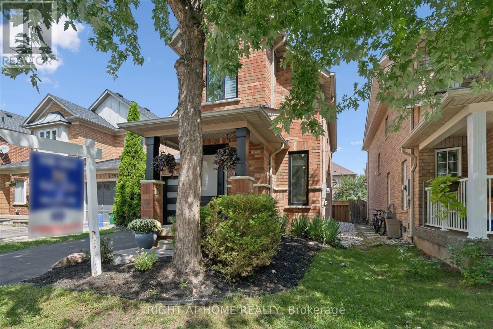 2294 Seton Crescent, Burlington, ON