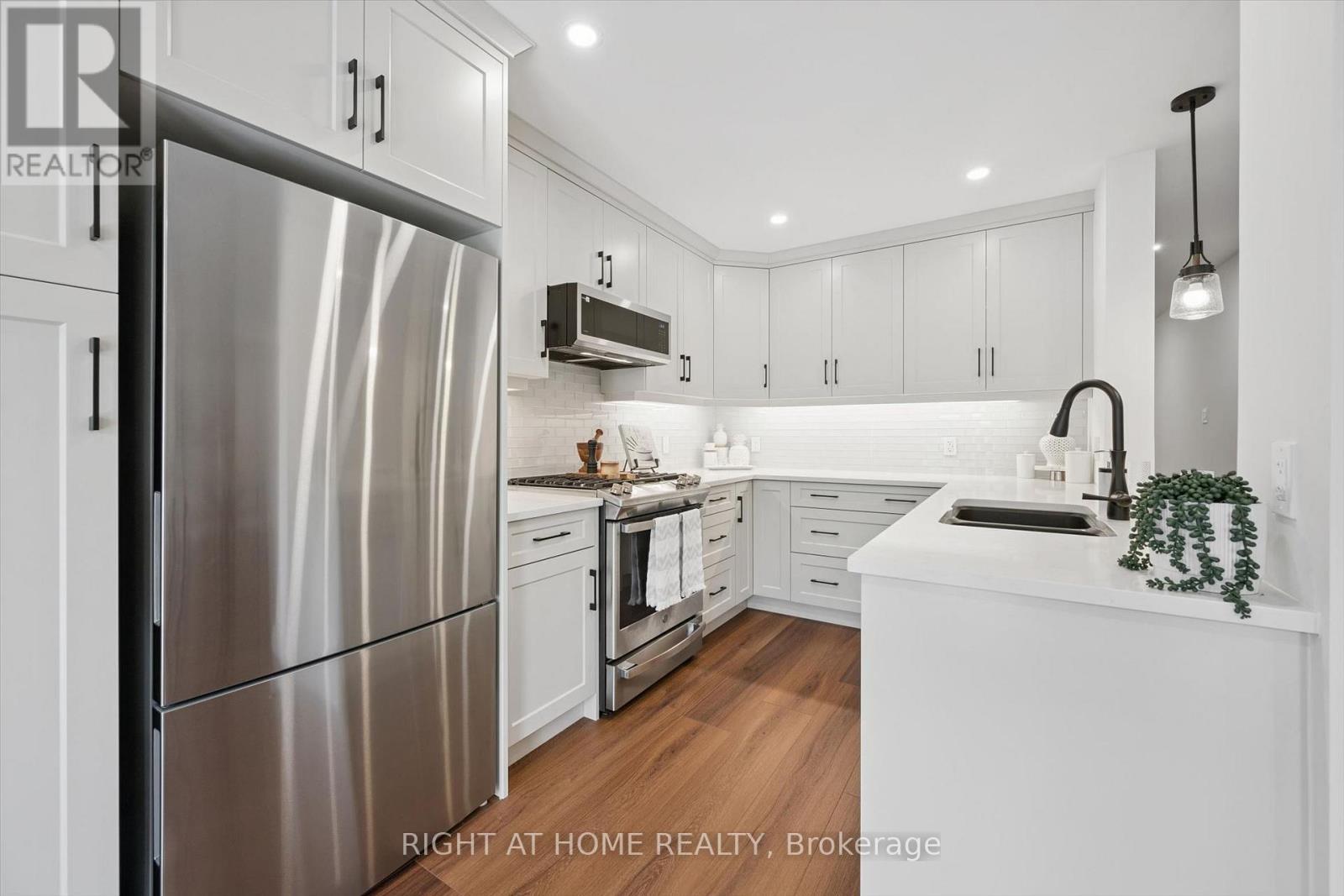 2294 Seton Crescent, Burlington, ON