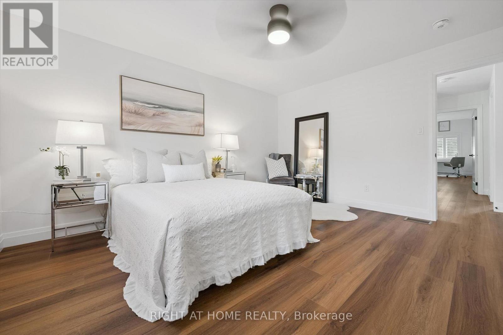 2294 Seton Crescent, Burlington, ON
