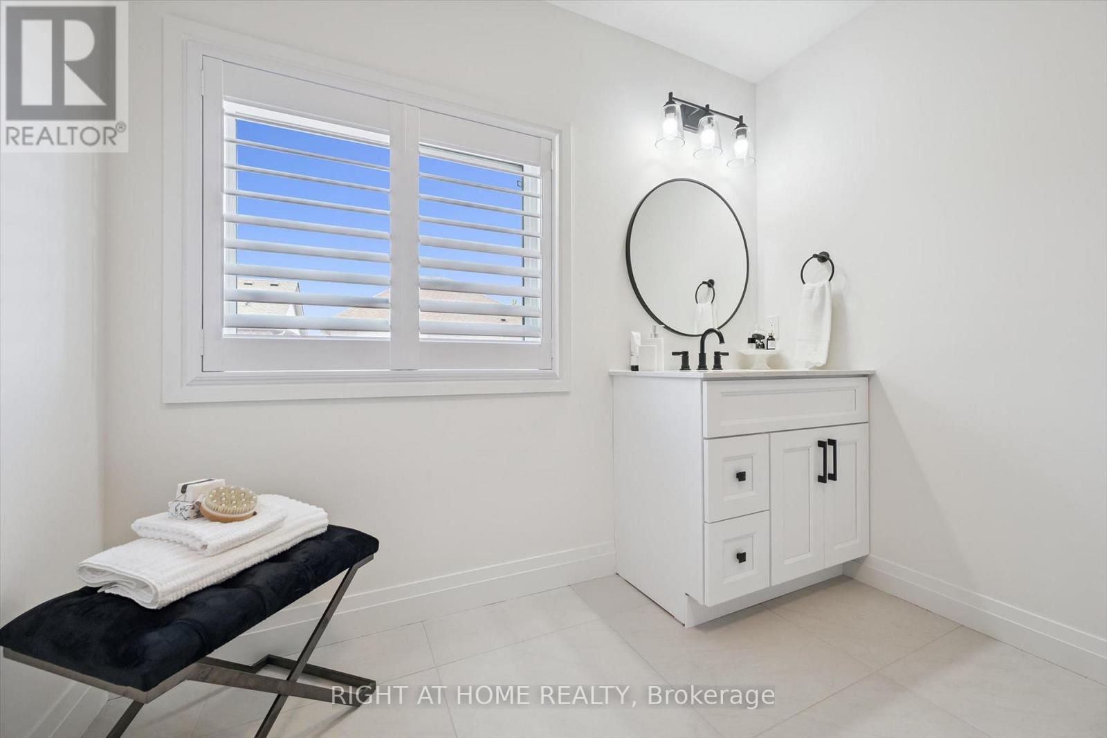 2294 Seton Crescent, Burlington, ON