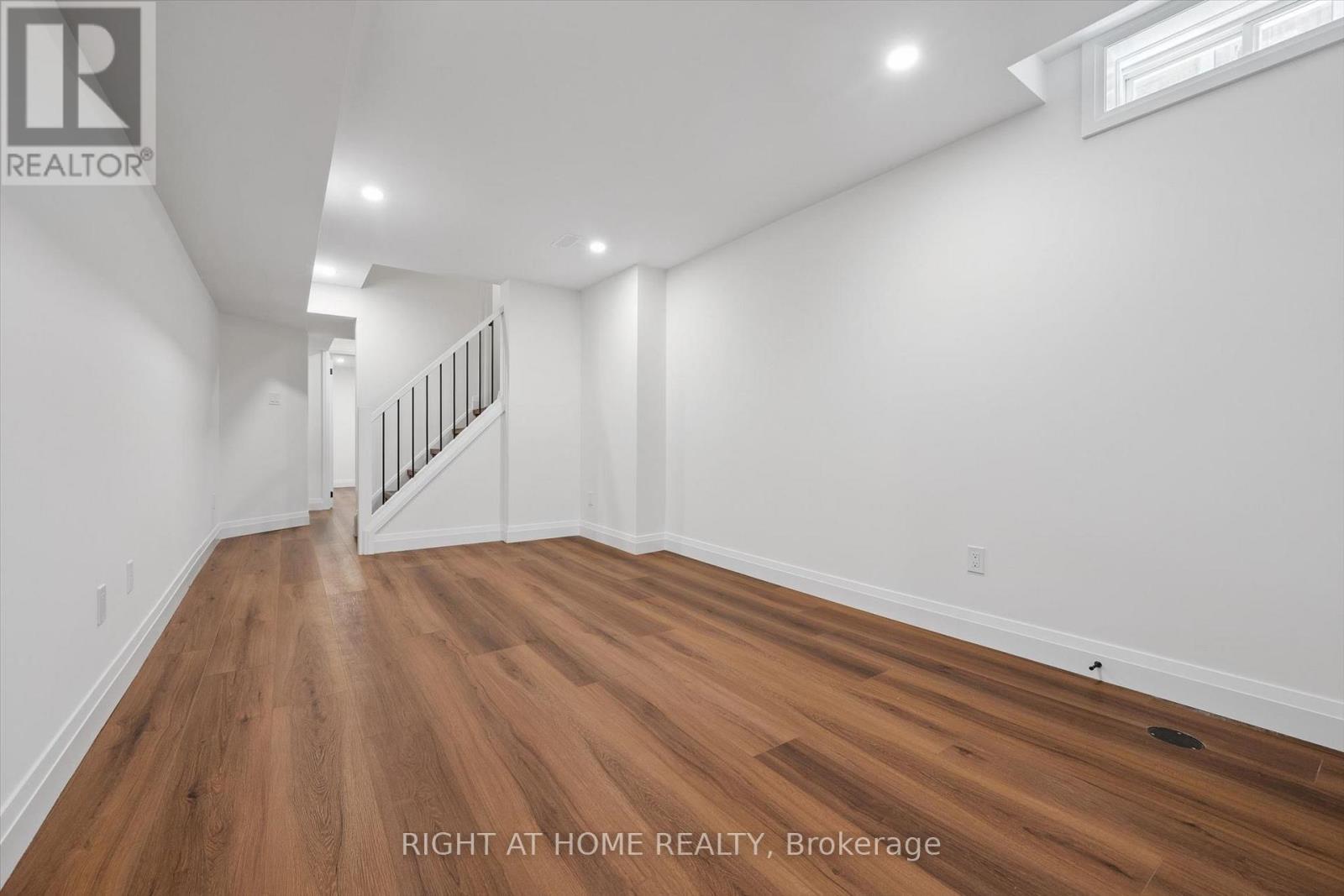 2294 Seton Crescent, Burlington, ON