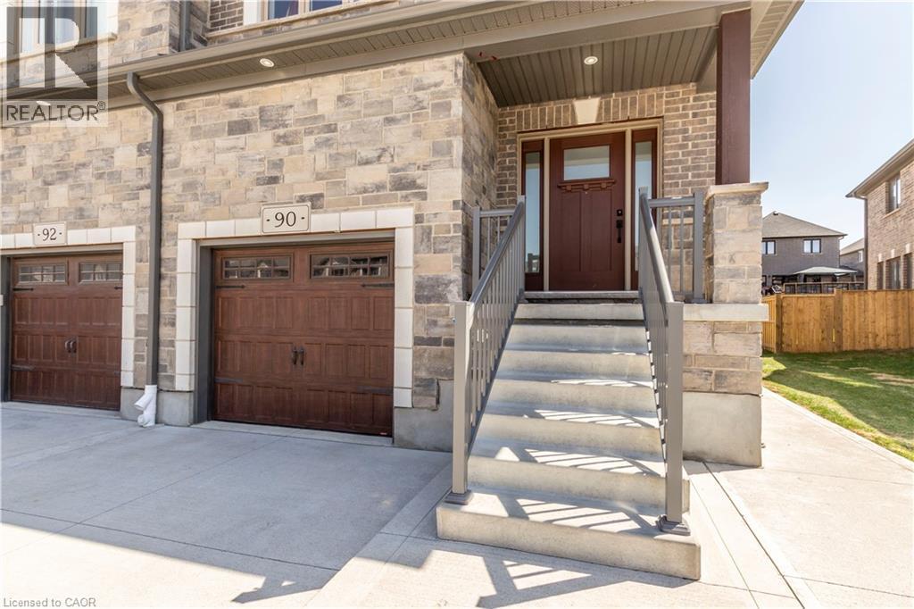 90 Hollybrook Trail, Kitchener, ON