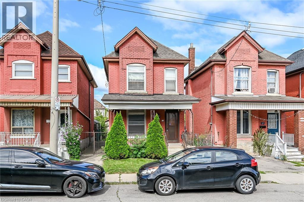 15 Kinrade Avenue, Hamilton, ON