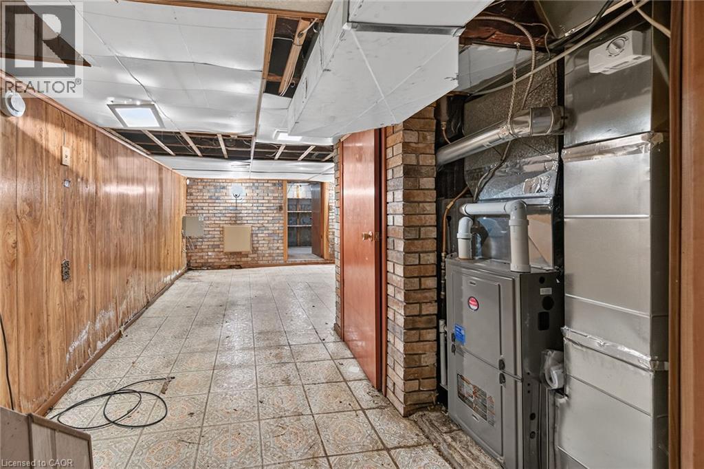 15 Kinrade Avenue, Hamilton, ON