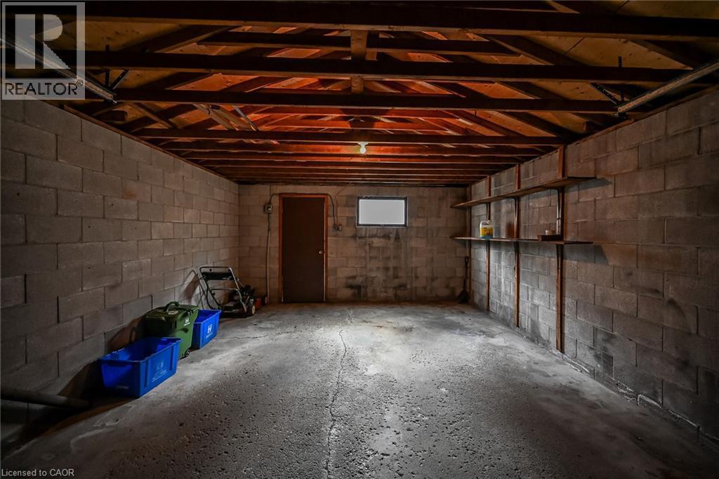 15 Kinrade Avenue, Hamilton, ON