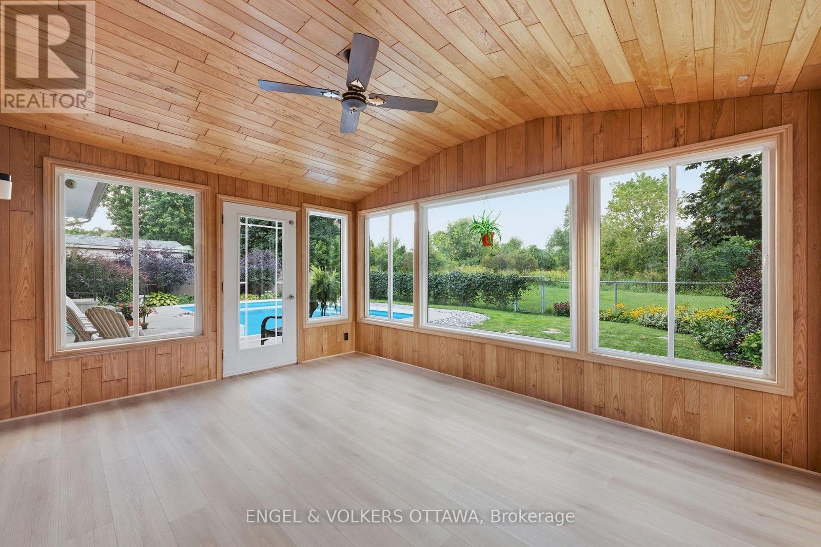 885 Plante Drive, Ottawa, ON
