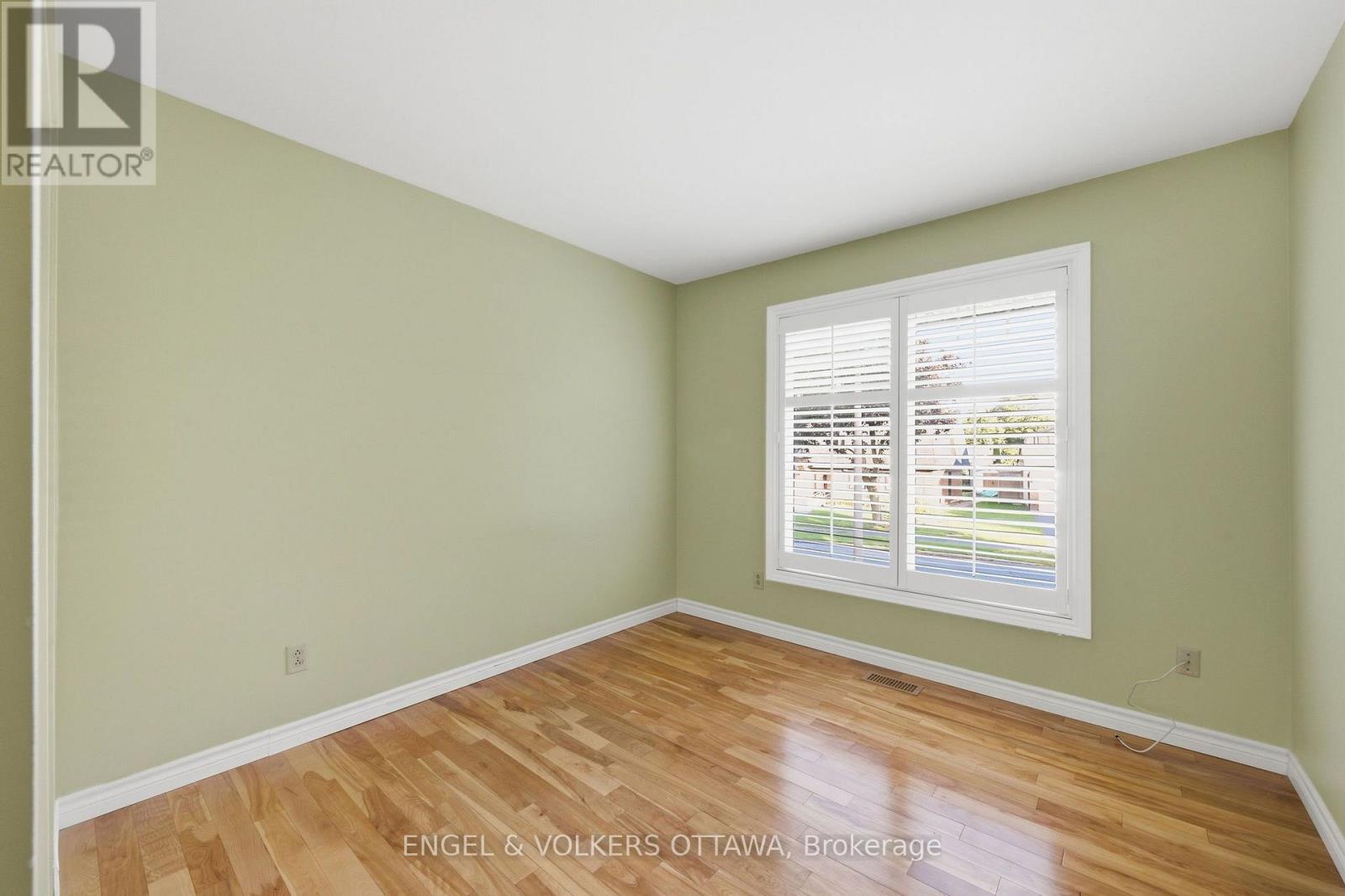 885 Plante Drive, Ottawa, ON