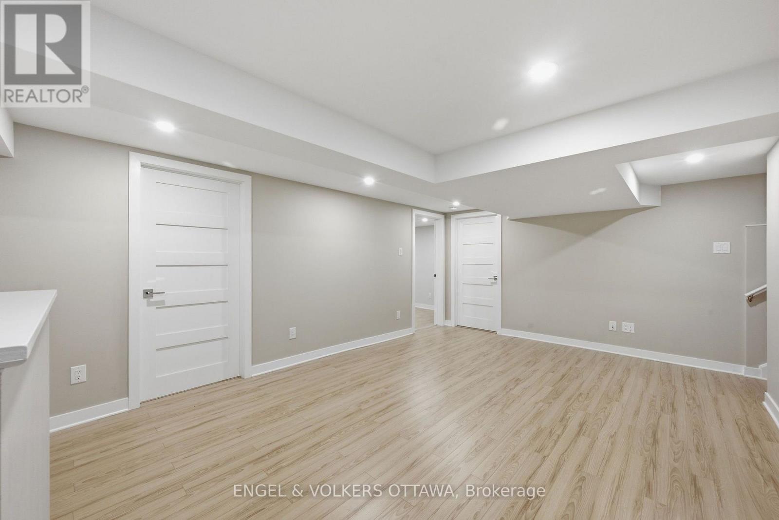 885 Plante Drive, Ottawa, ON