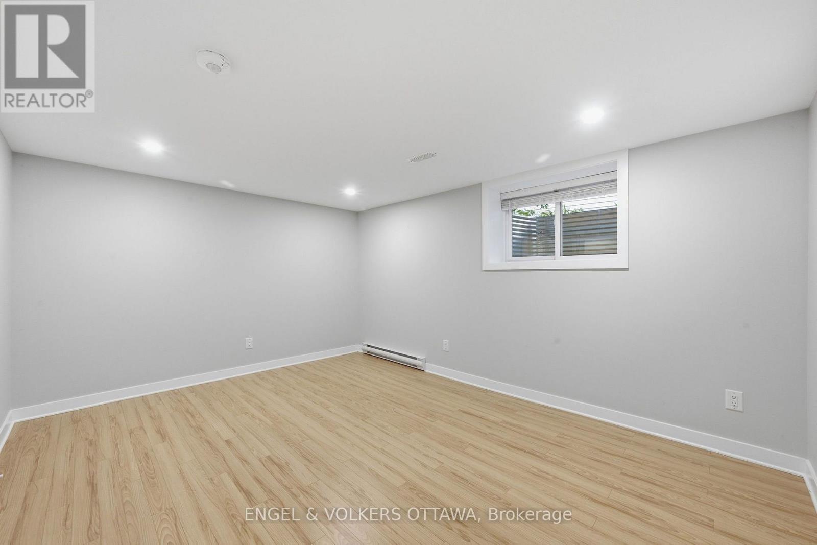 885 Plante Drive, Ottawa, ON