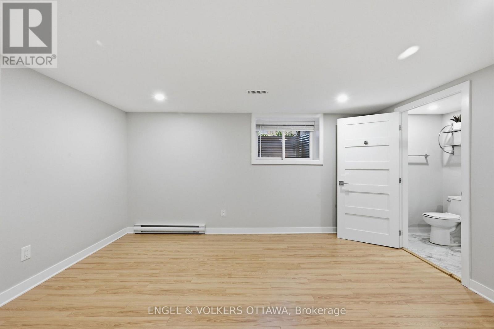 885 Plante Drive, Ottawa, ON