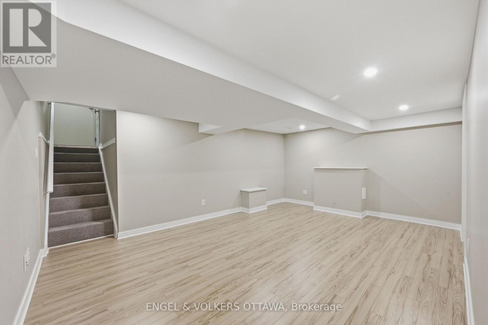 885 Plante Drive, Ottawa, ON