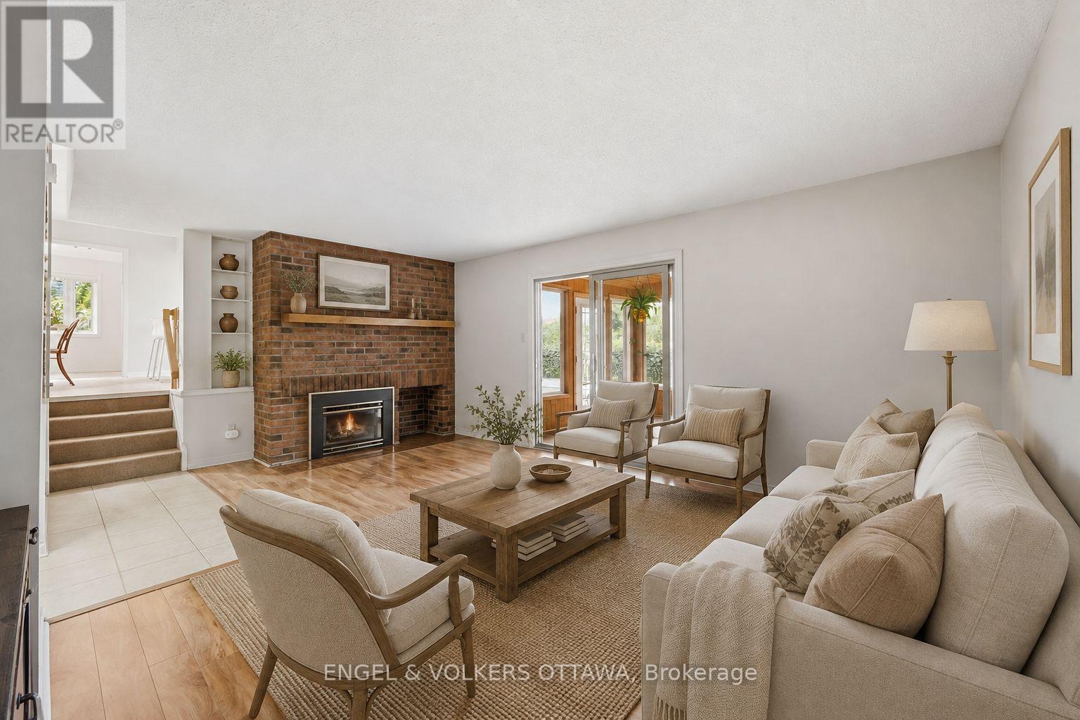 vrtually staged - 885 Plante Drive, Ottawa, ON