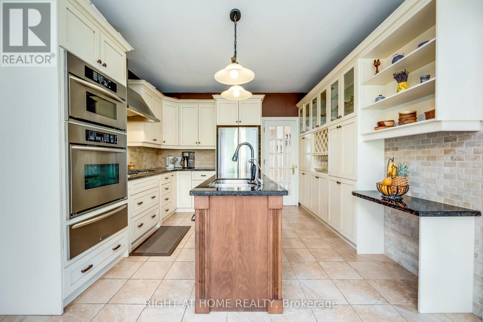 2175 Oneida Court, Mississauga, ON