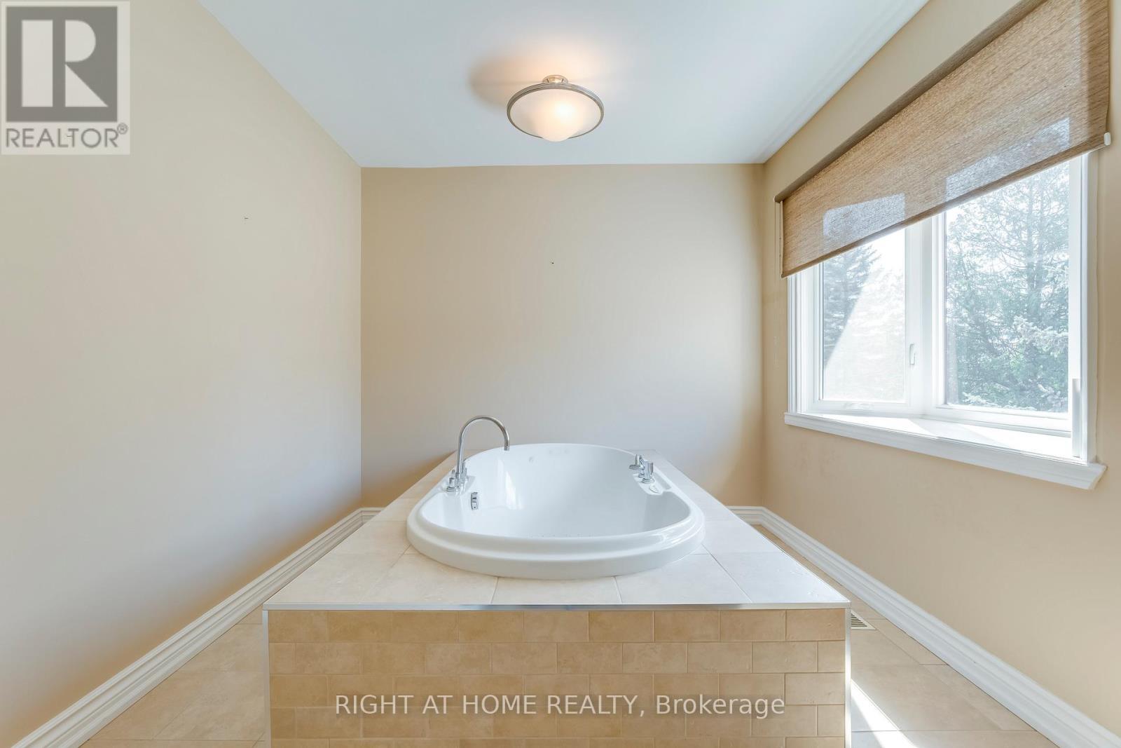 2175 Oneida Court, Mississauga, ON