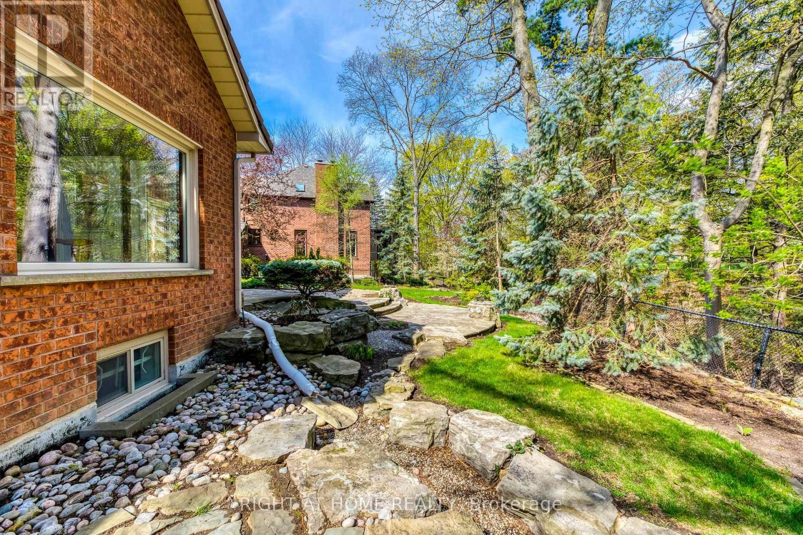 2175 Oneida Court, Mississauga, ON