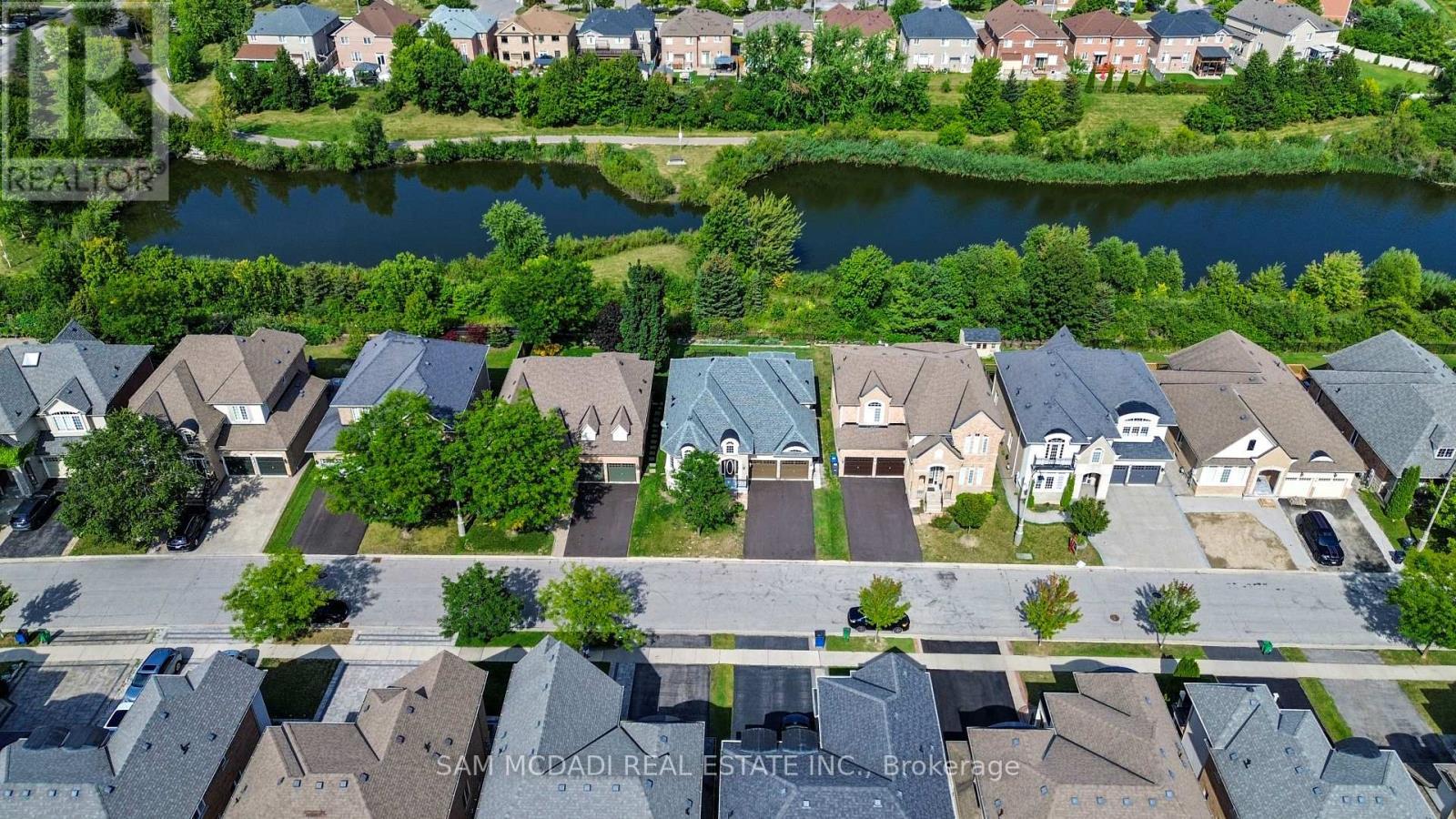 15 Eaglesprings Crescent, Brampton, ON