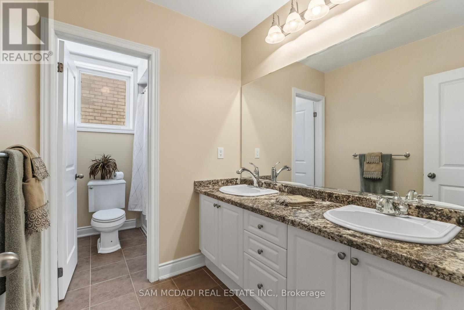 15 Eaglesprings Crescent, Brampton, ON