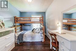 3rd bedroom with large window - 
