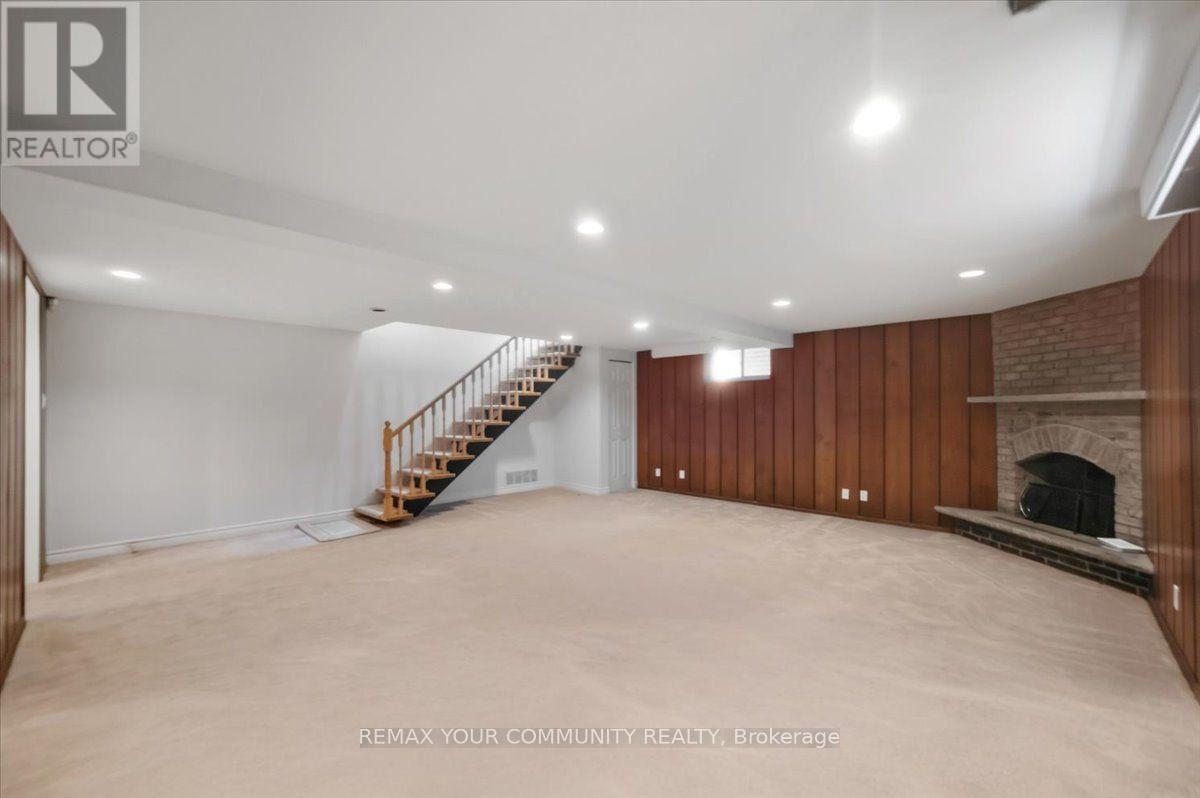 1528 Knareswood Drive, Mississauga, ON