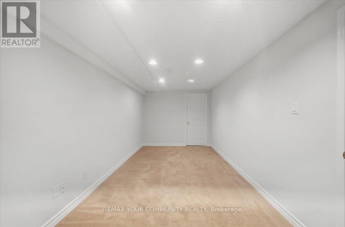 1528 Knareswood Drive, Mississauga, ON