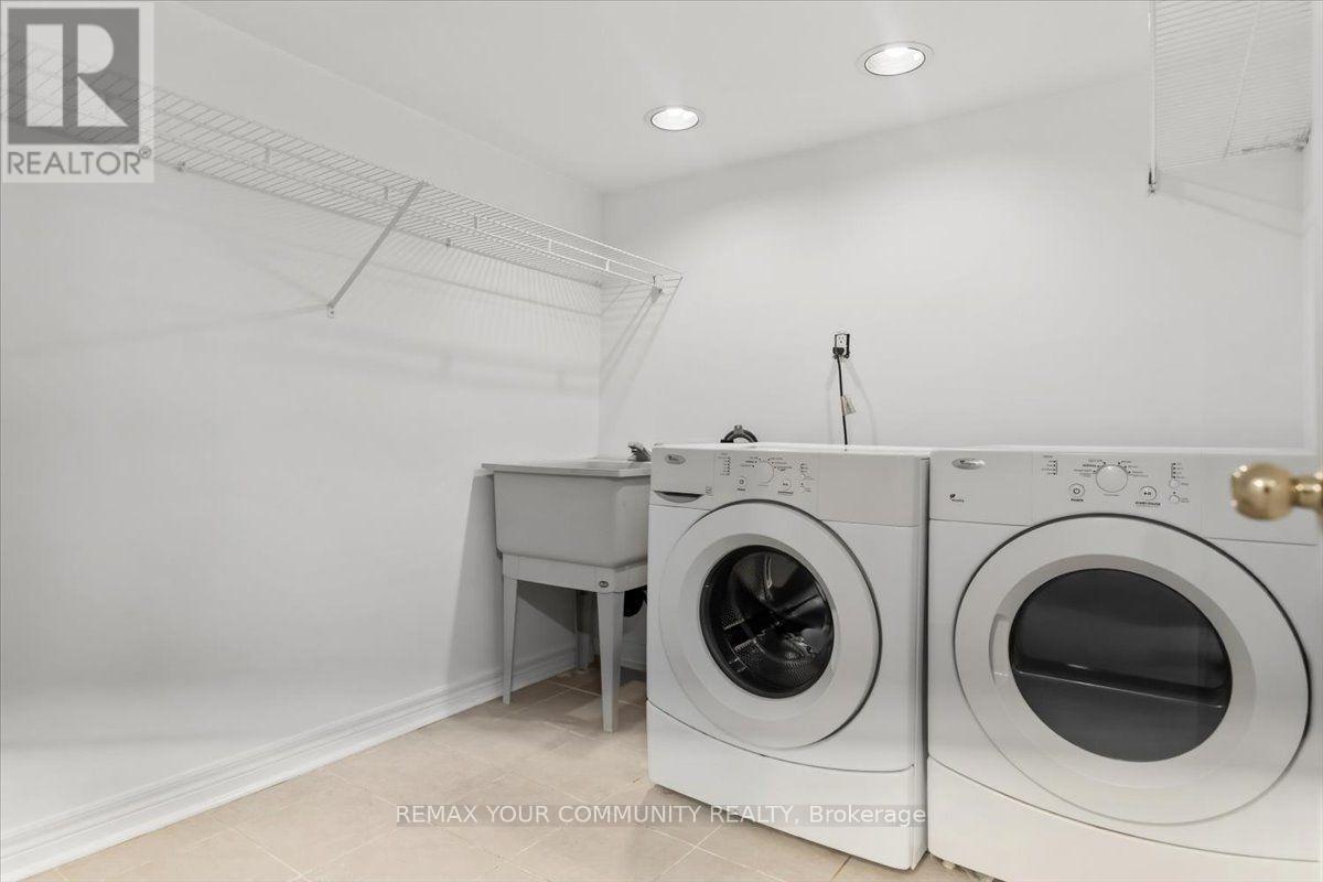 1528 Knareswood Drive, Mississauga, ON