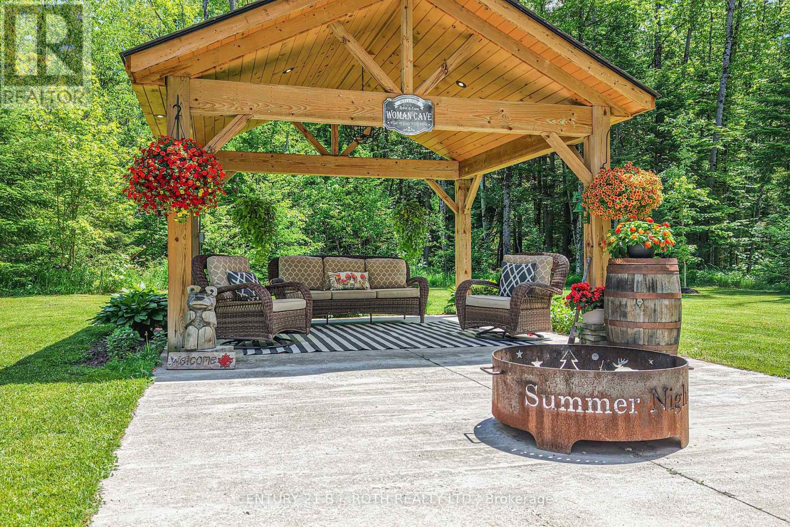 Perfect for Entertaining - 2833 Switch Road, Ramara, ON