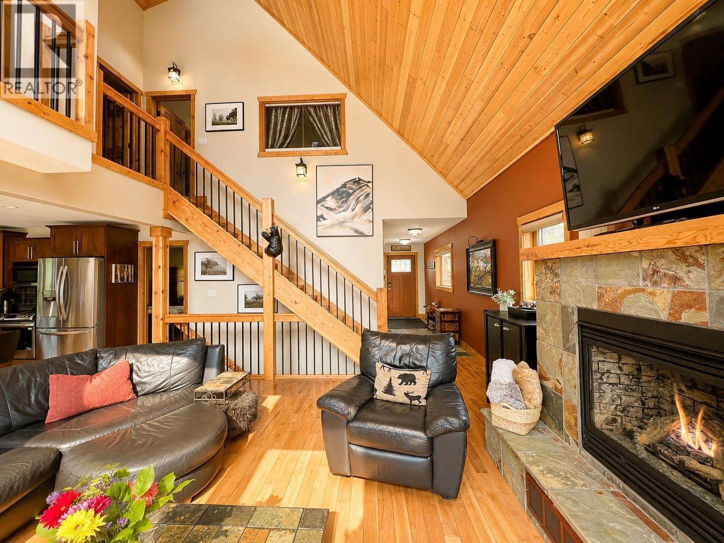 1741 8Th Avenue, Invermere, BC