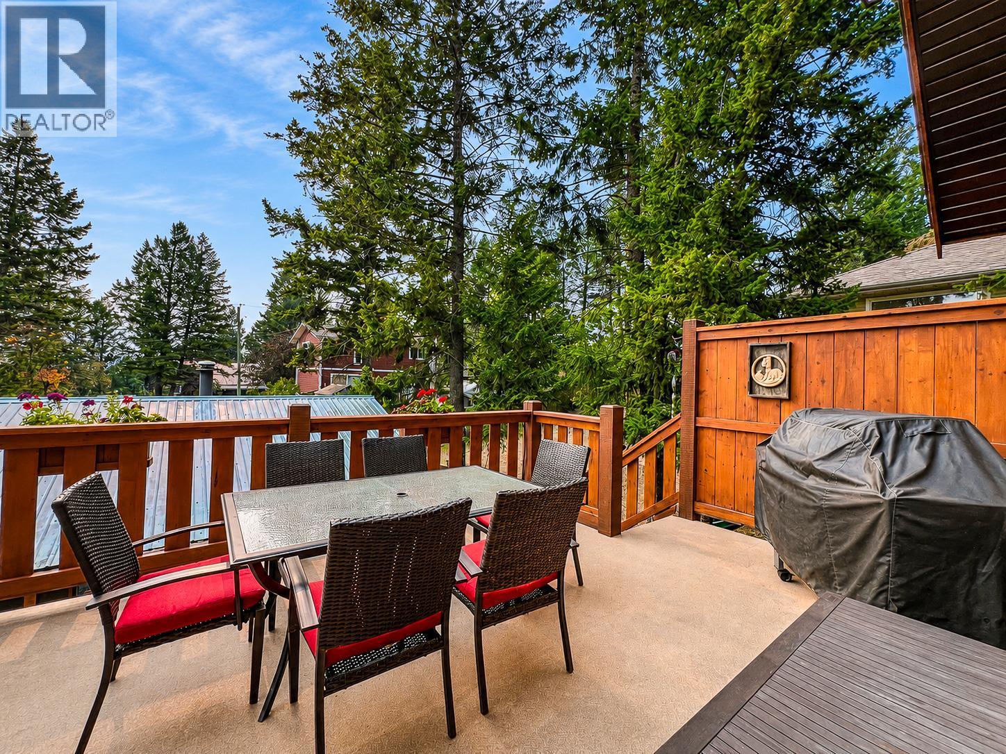1741 8Th Avenue, Invermere, BC