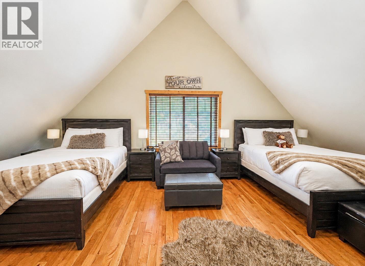 1741 8Th Avenue, Invermere, BC