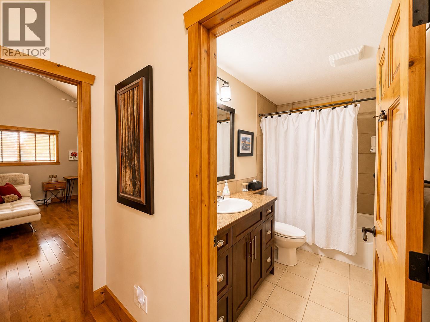 1741 8Th Avenue, Invermere, BC