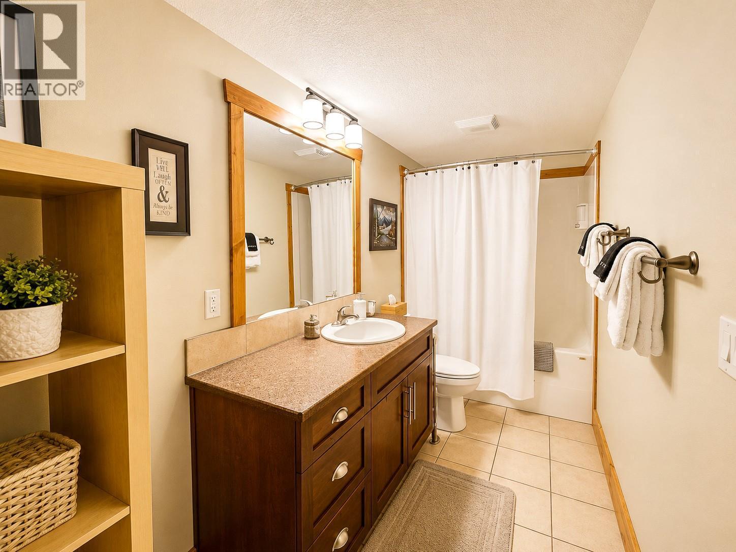 1741 8Th Avenue, Invermere, BC