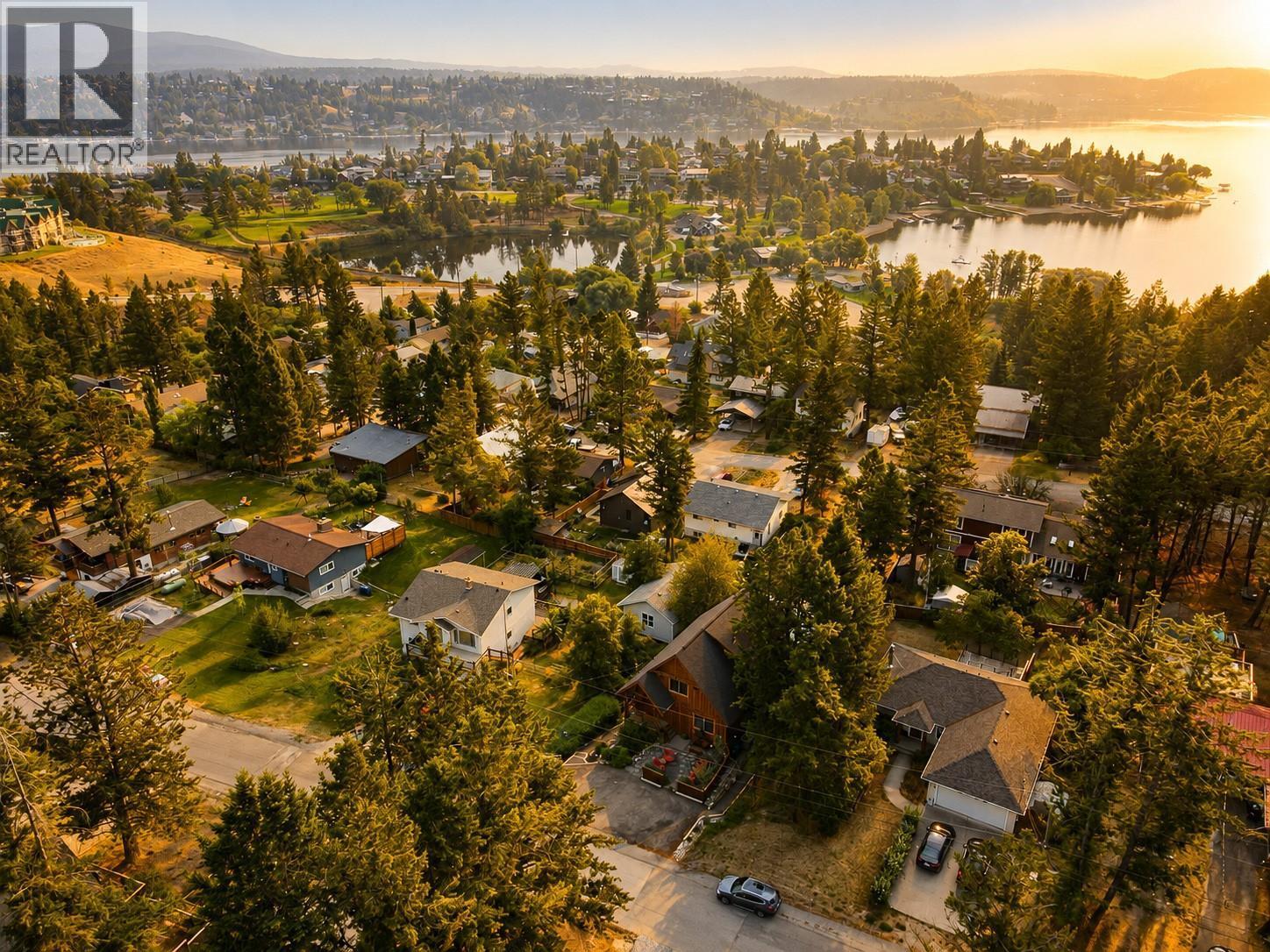 1741 8Th Avenue, Invermere, BC