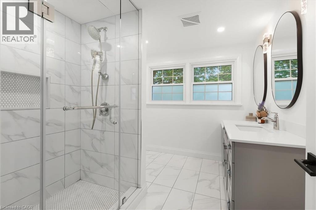 17 Highland Crescent, Cambridge, ON