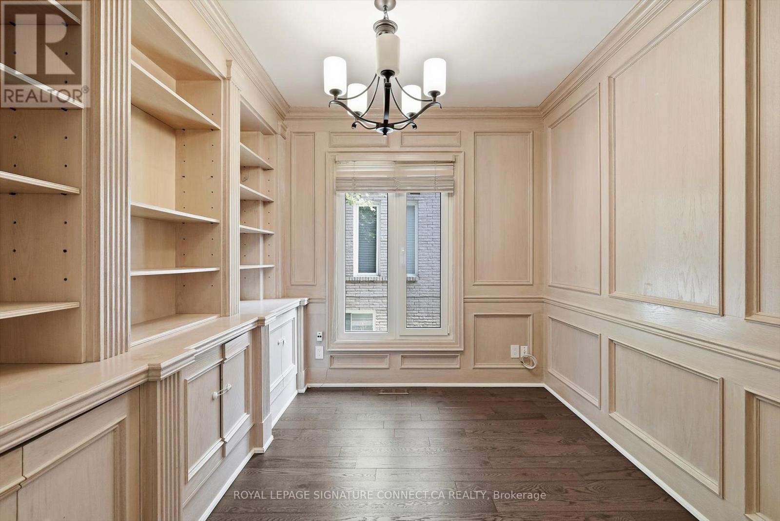 Home office on main level - 6 Lailey Crescent, Toronto, ON
