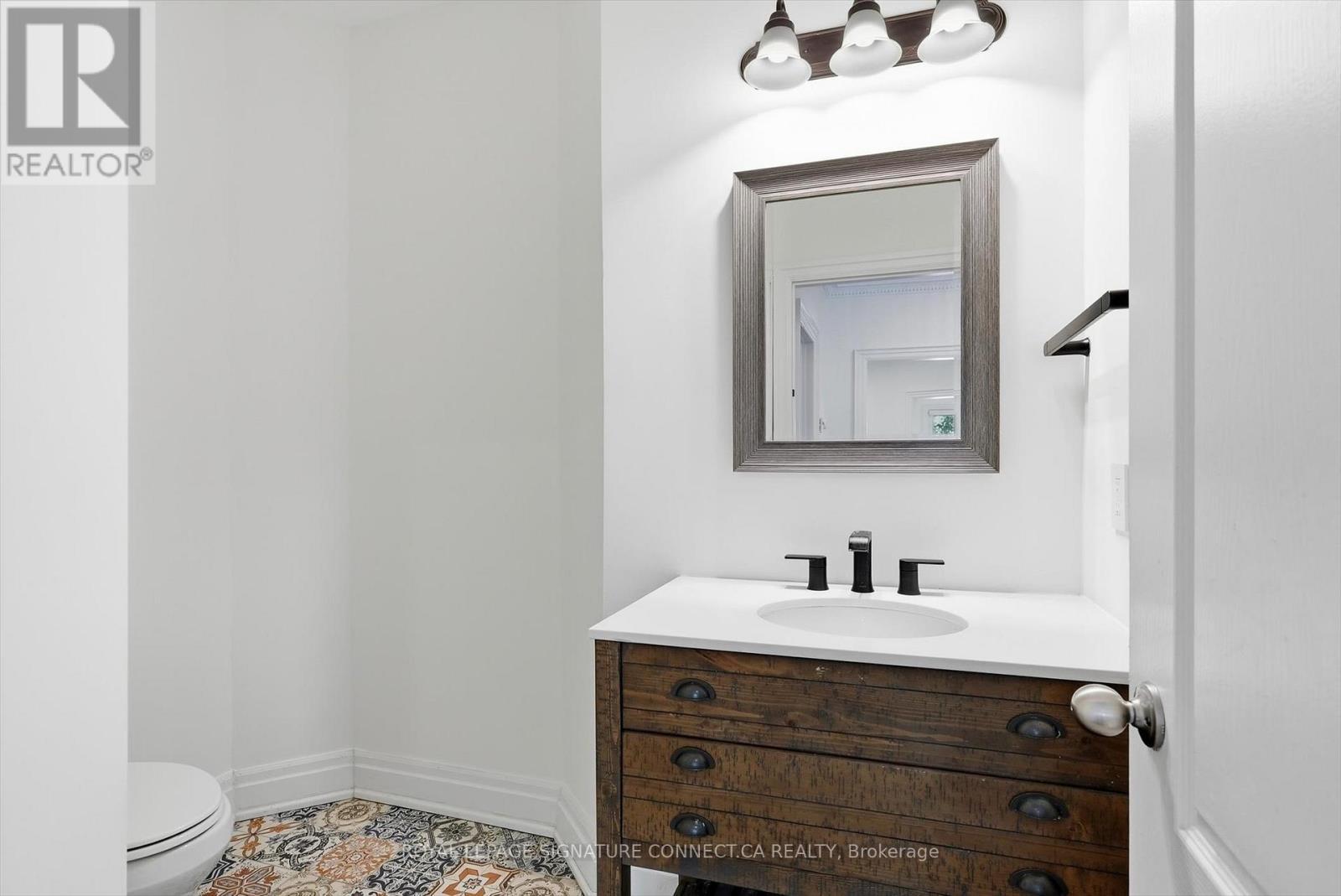 Main floor powder room - 6 Lailey Crescent, Toronto, ON