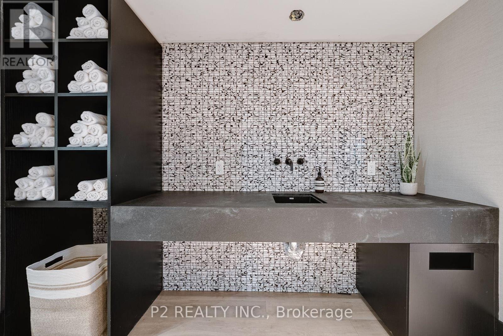 311 - 2 Forest Hill Road, Toronto, ON