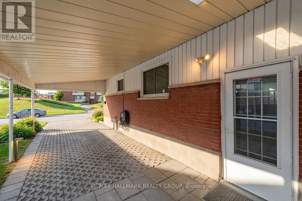 2223 Halifax Drive, Ottawa, ON