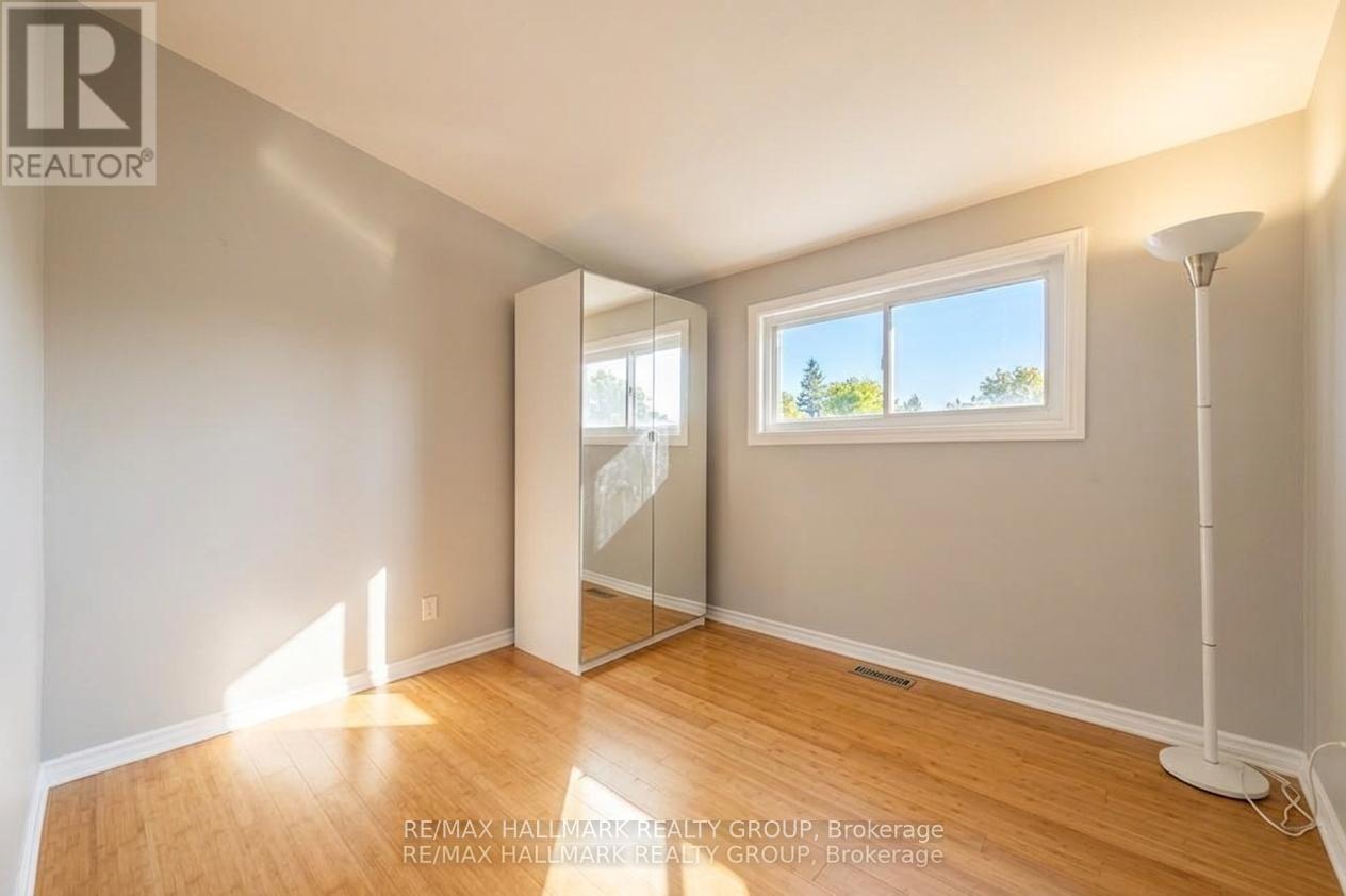 2223 Halifax Drive, Ottawa, ON
