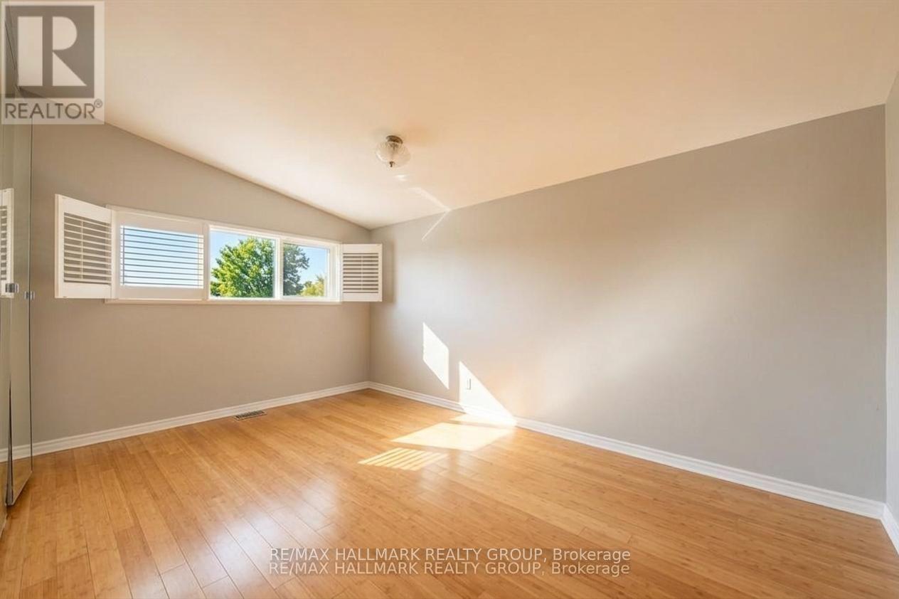 2223 Halifax Drive, Ottawa, ON