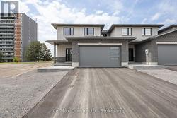 8 STINSON AVENUE Belleville (Belleville Ward), ON K8P 5N9