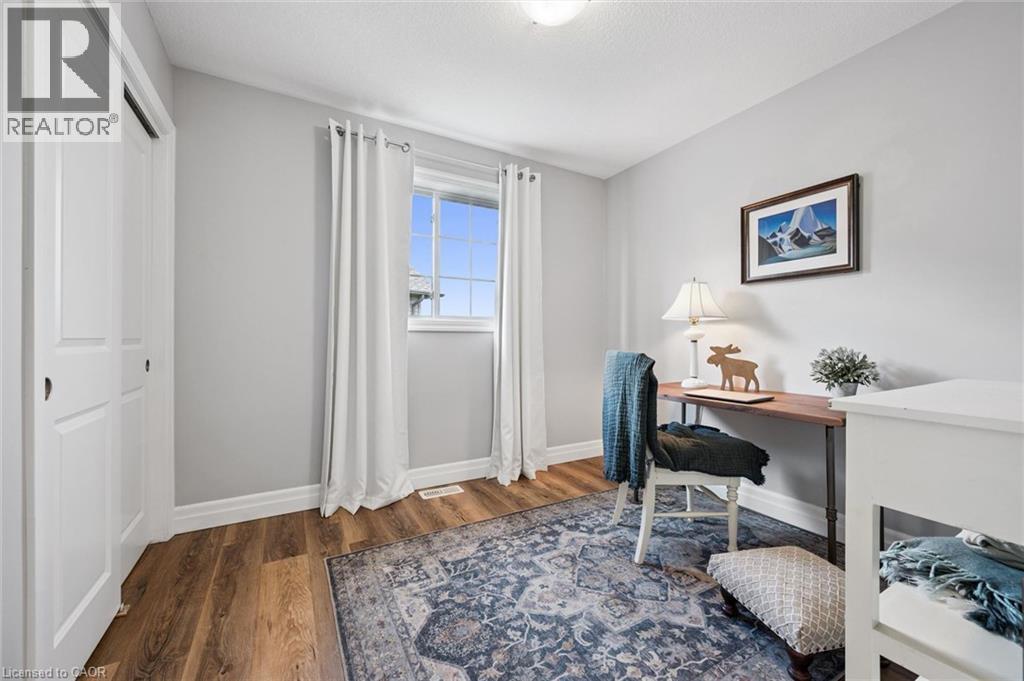 952 Eden Oak Court, Kitchener, ON