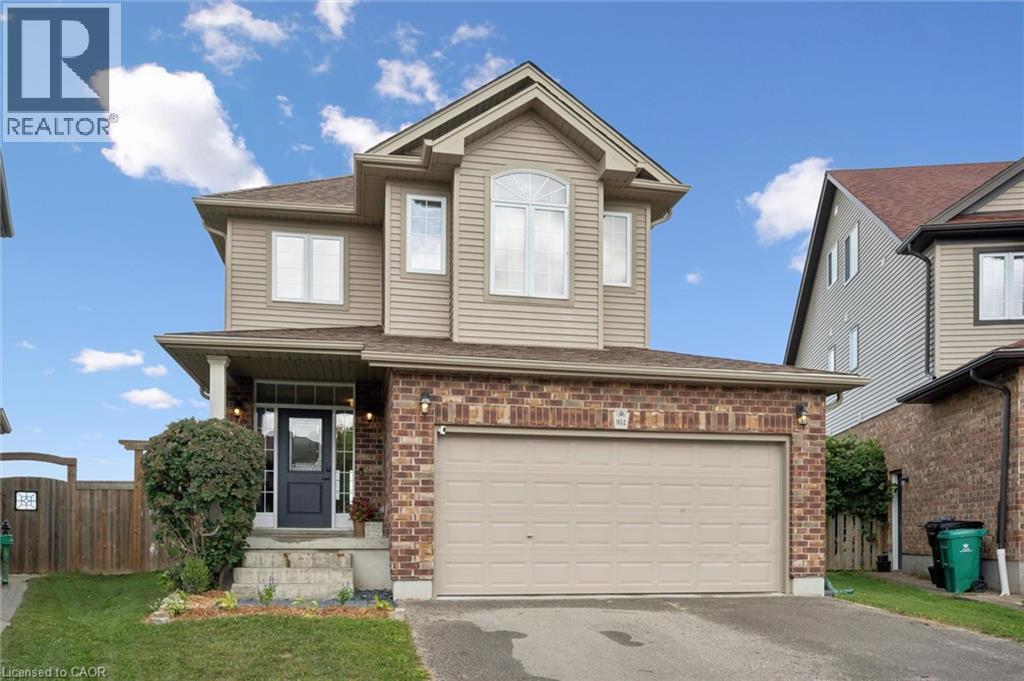 952 Eden Oak Court, Kitchener, ON