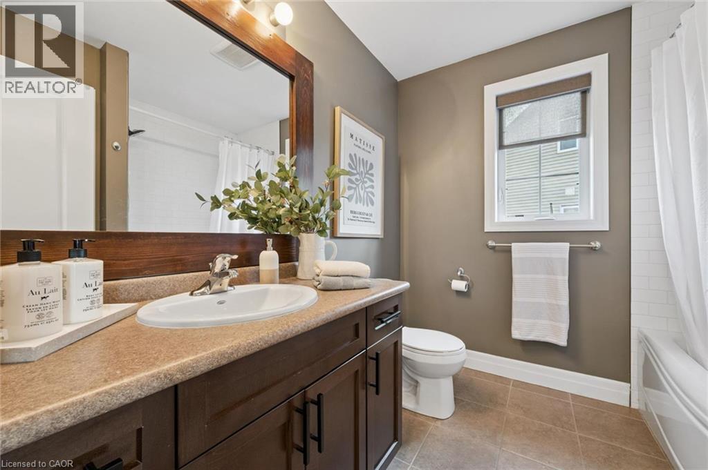 952 Eden Oak Court, Kitchener, ON