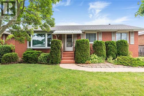 37 LORNE Avenue  Grimsby, ON L3M 2H8